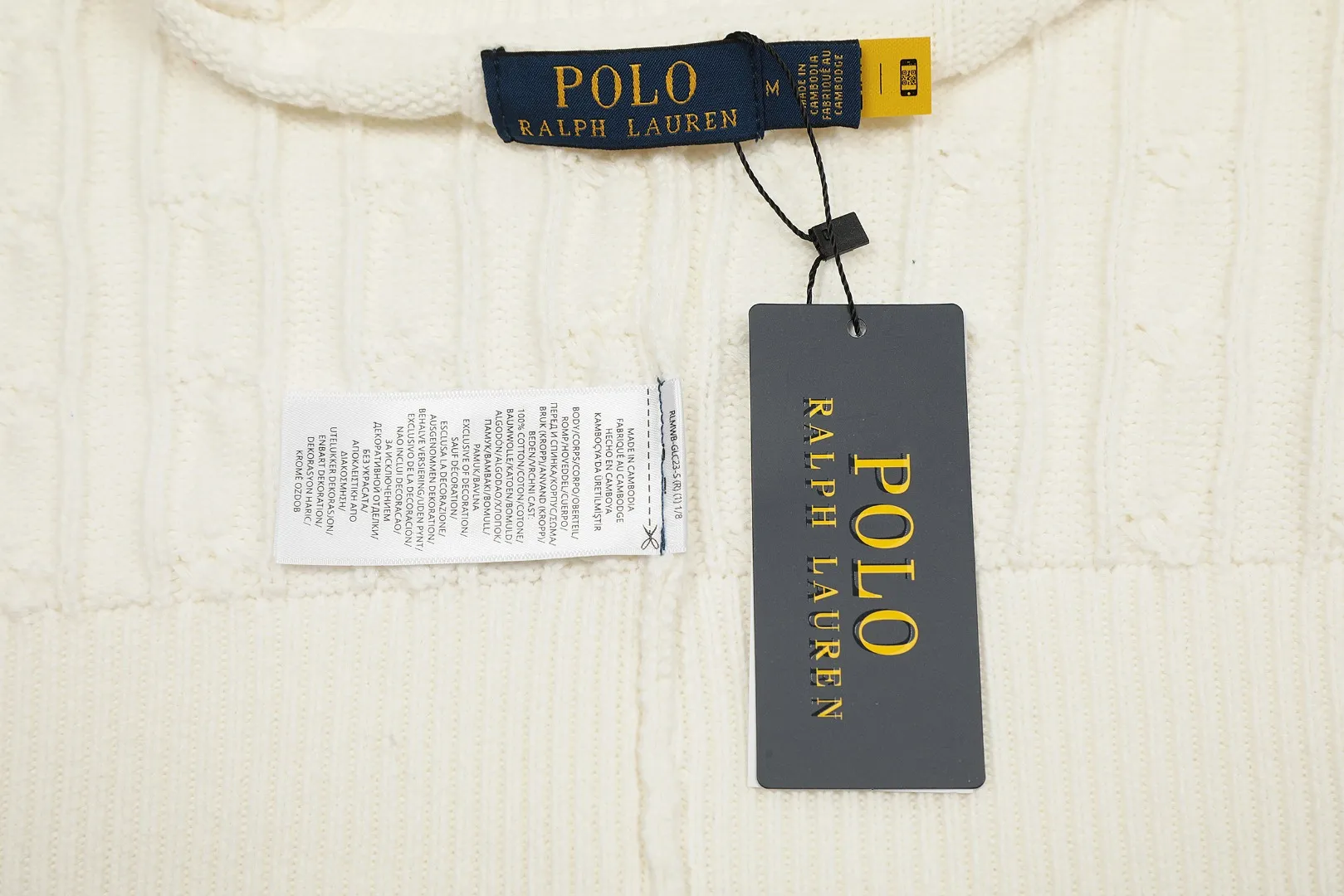 🅿️176 "Top quality" Style number: DS021# (not off the shelves all year round) [Ralph Lauren round neck cardigan solid color pony embroidered logo knitted short sleeves] ✅Ralph Lauren classic basic versatile all-season cardigan knitted short sleeves ✅Main supplier platform live broadcast Wholesale entities Replenish when out of stock Not off the shelves ✅ZP quality 1:1 version Scan the code to enter the GF website Counter quality ✅Details and quality are the only one in Guangzhou. Imported quality cotton yarn, focusing on high-end, cost-effective. Needless to say good quality. ✅The version is restored to the original order. The maximum size can be worn up to 160 pounds. Loose, comfortable and stress-free.